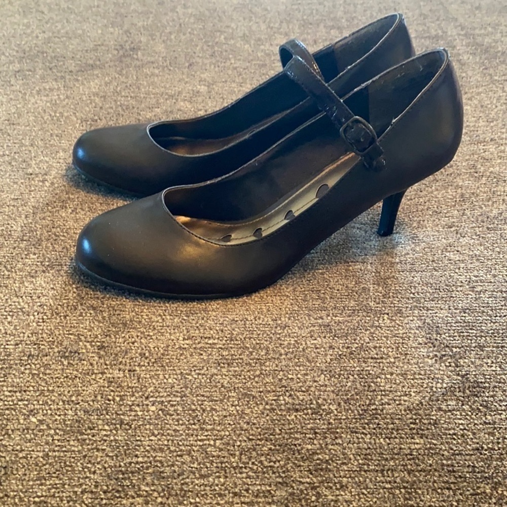 Maurices women heels; size 8 medium